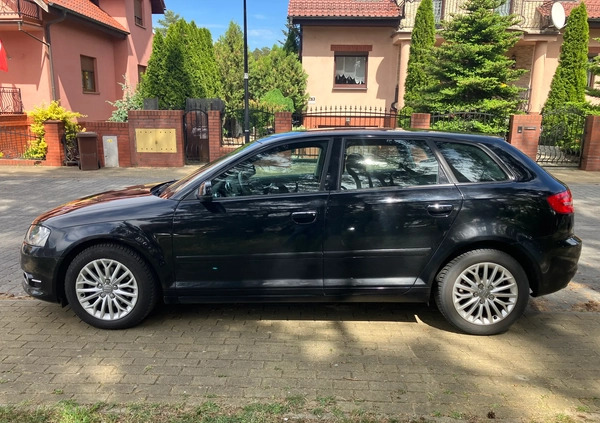 Audi A3 cena 38800 przebieg: 205600, rok produkcji 2012 z Leszno małe 407